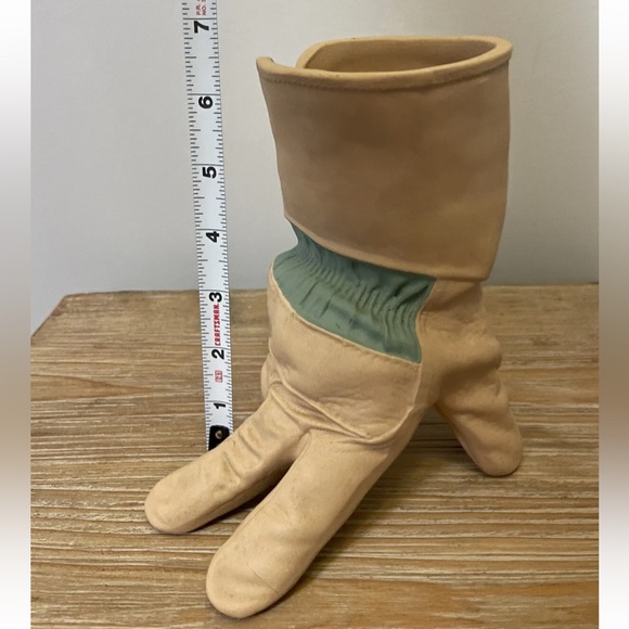 Michel Michael Harvey Craft Pottery Trompe L'oeil Gardening Glove Vase Pop Art - Picture 8 of 9